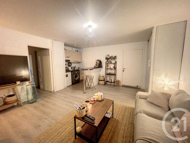 Appartement F2 à louer - 2 pièces - 42.65 m2 - CLERMONT FERRAND - 63 - AUVERGNE - Century 21 Stéphane Roume Immobilier