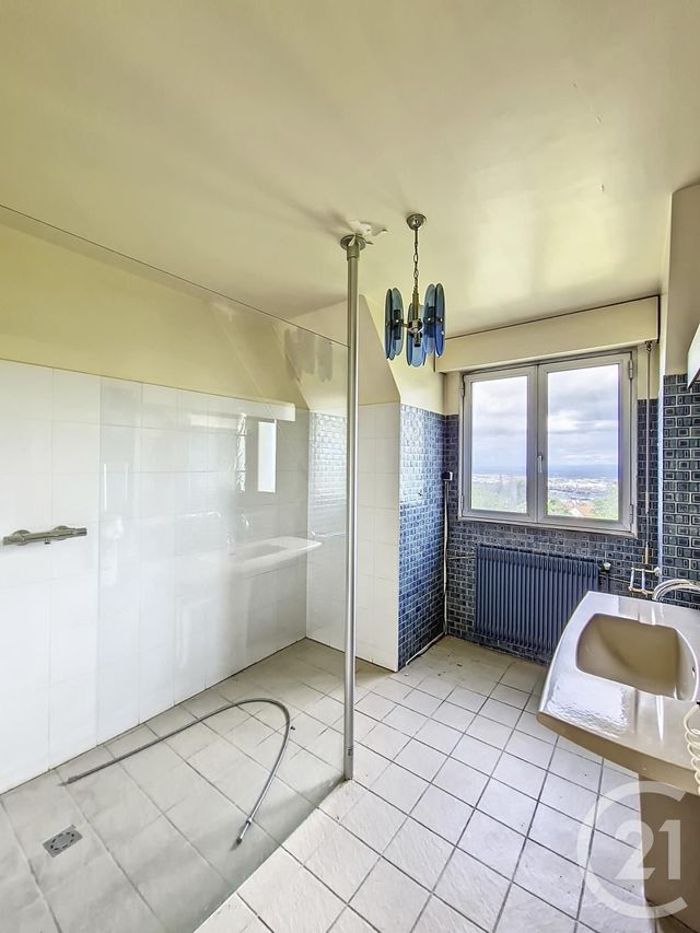 maison à vendre - 6 pièces - 225.0 m2 - ROYAT - 63 - AUVERGNE - Century 21 Stéphane Roume Immobilier