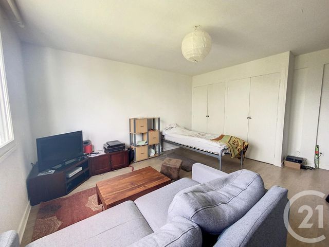 Appartement F1 à louer - 1 pièce - 28.15 m2 - CHAMALIERES - 63 - AUVERGNE - Century 21 Stéphane Roume Immobilier