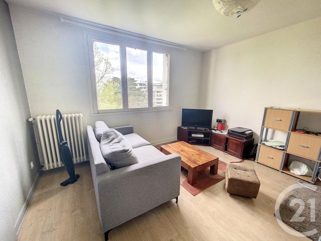 Appartement F1 à louer - 1 pièce - 28.15 m2 - CHAMALIERES - 63 - AUVERGNE - Century 21 Stéphane Roume Immobilier