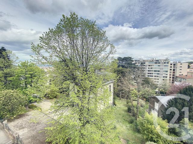 Appartement F1 à louer - 1 pièce - 28.15 m2 - CHAMALIERES - 63 - AUVERGNE - Century 21 Stéphane Roume Immobilier