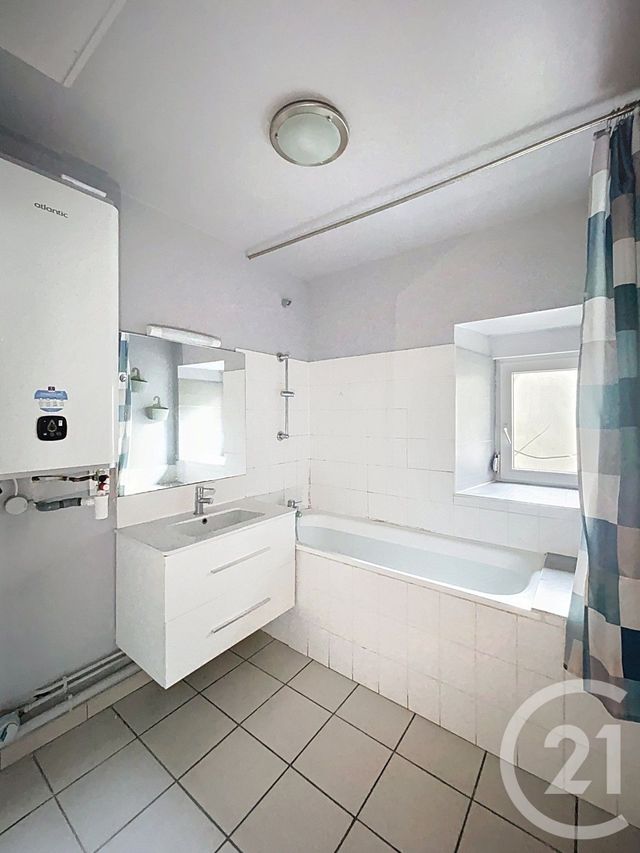 Appartement F2 à vendre - 2 pièces - 47.63 m2 - CLERMONT FERRAND - 63 - AUVERGNE - Century 21 Stéphane Roume Immobilier