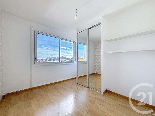Appartement F5 à vendre - 5 pièces - 81.0 m2 - CLERMONT FERRAND - 63 - AUVERGNE - Century 21 Stéphane Roume Immobilier