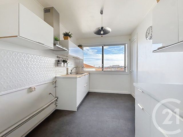 Appartement F5 à vendre - 5 pièces - 81.0 m2 - CLERMONT FERRAND - 63 - AUVERGNE - Century 21 Stéphane Roume Immobilier