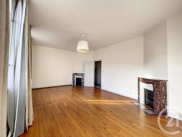 Appartement F3 à louer - 3 pièces - 77.0 m2 - CLERMONT FERRAND - 63 - AUVERGNE - Century 21 Stéphane Roume Immobilier