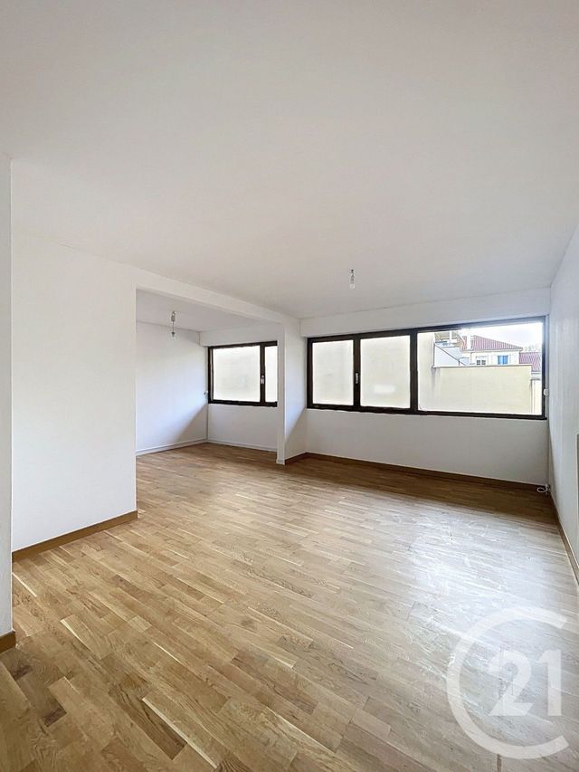 Appartement F3 à vendre - 3 pièces - 60.91 m2 - CHAMALIERES - 63 - AUVERGNE - Century 21 Stéphane Roume Immobilier