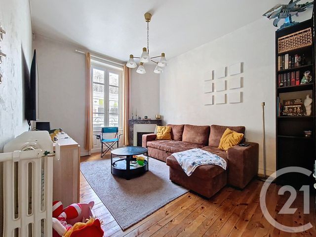 Appartement T3 à vendre - 3 pièces - 54.25 m2 - CLERMONT FERRAND - 63 - AUVERGNE - Century 21 Stéphane Roume Immobilier