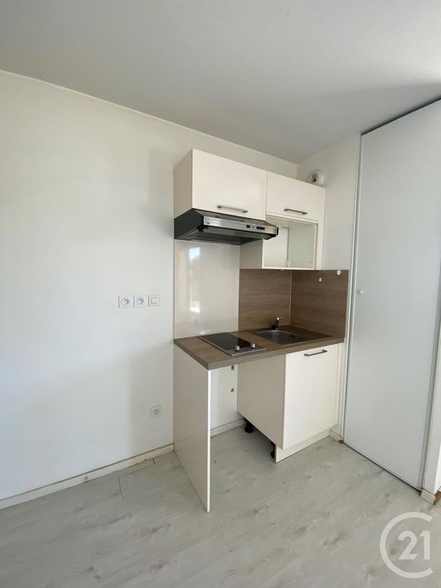 Appartement F2 à vendre - 2 pièces - 40.45 m2 - AULNAT - 63 - AUVERGNE - Century 21 Stéphane Roume Immobilier