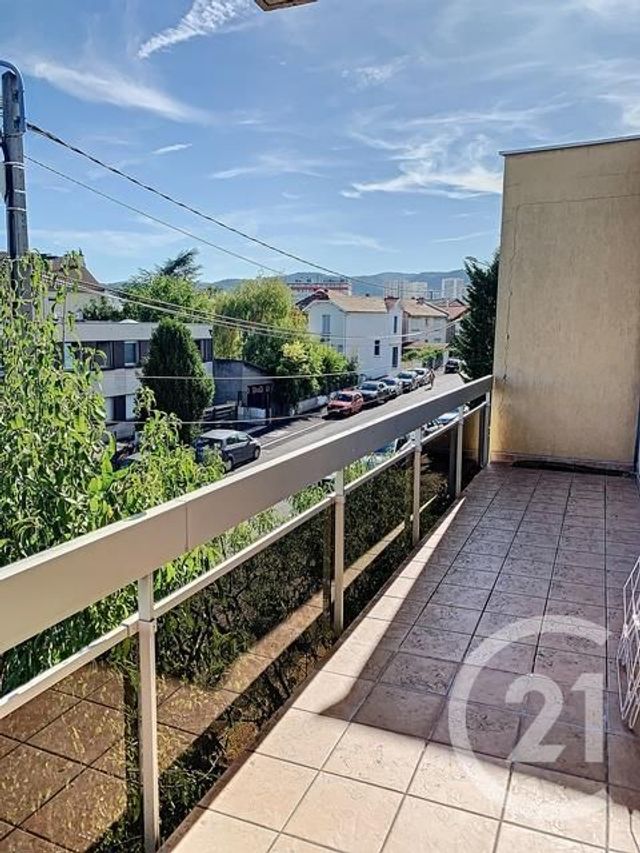 Appartement F3 à louer - 3 pièces - 84.51 m2 - CLERMONT FERRAND - 63 - AUVERGNE - Century 21 Stéphane Roume Immobilier