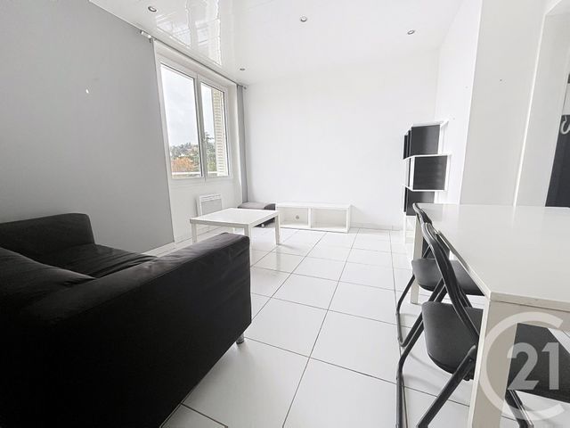 Appartement F2 à louer - 2 pièces - 30.66 m2 - CLERMONT FERRAND - 63 - AUVERGNE - Century 21 Stéphane Roume Immobilier