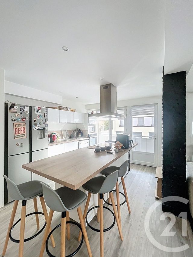 Appartement F2 à vendre - 2 pièces - 53.67 m2 - CLERMONT FERRAND - 63 - AUVERGNE - Century 21 Stéphane Roume Immobilier