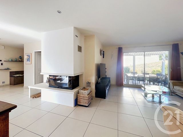 maison à vendre - 6 pièces - 195.97 m2 - PERIGNAT LES SARLIEVE - 63 - AUVERGNE - Century 21 Stéphane Roume Immobilier