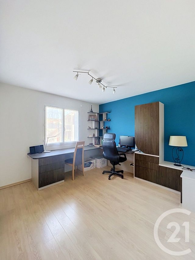 maison à vendre - 6 pièces - 195.97 m2 - PERIGNAT LES SARLIEVE - 63 - AUVERGNE - Century 21 Stéphane Roume Immobilier