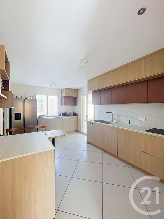 maison à vendre - 6 pièces - 195.97 m2 - PERIGNAT LES SARLIEVE - 63 - AUVERGNE - Century 21 Stéphane Roume Immobilier
