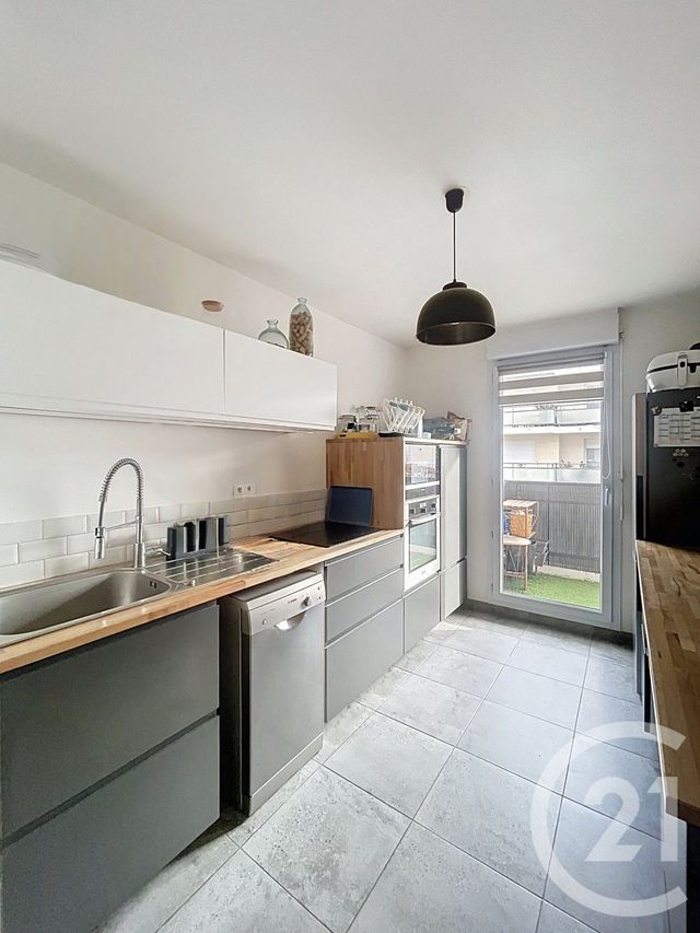 Appartement F4 à vendre - 4 pièces - 74.27 m2 - CLERMONT FERRAND - 63 - AUVERGNE - Century 21 Stéphane Roume Immobilier