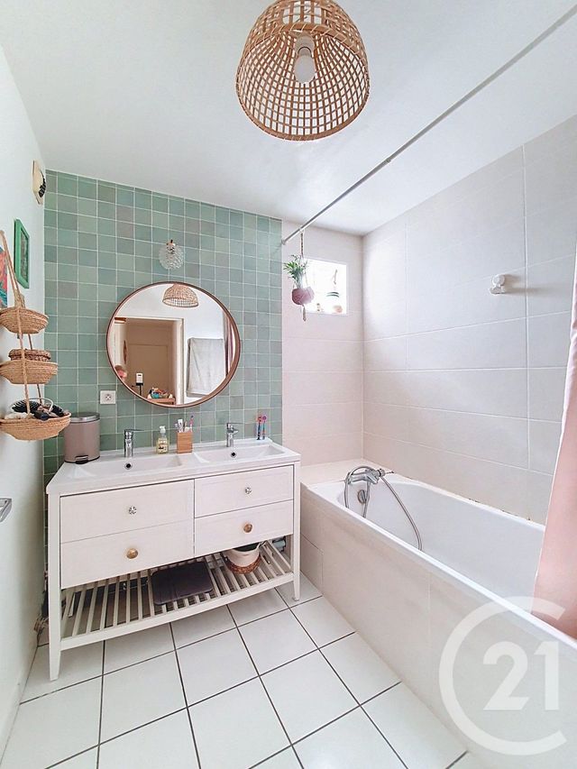 Appartement F4 à vendre - 4 pièces - 93.71 m2 - CLERMONT FERRAND - 63 - AUVERGNE - Century 21 Stéphane Roume Immobilier