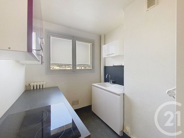 Appartement à louer - 3 pièces - 62.13 m2 - CLERMONT FERRAND - 63 - AUVERGNE - Century 21 Stéphane Roume Immobilier