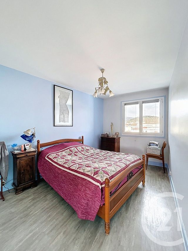 Appartement F3 à vendre - 4 pièces - 64.37 m2 - CLERMONT FERRAND - 63 - AUVERGNE - Century 21 Stéphane Roume Immobilier