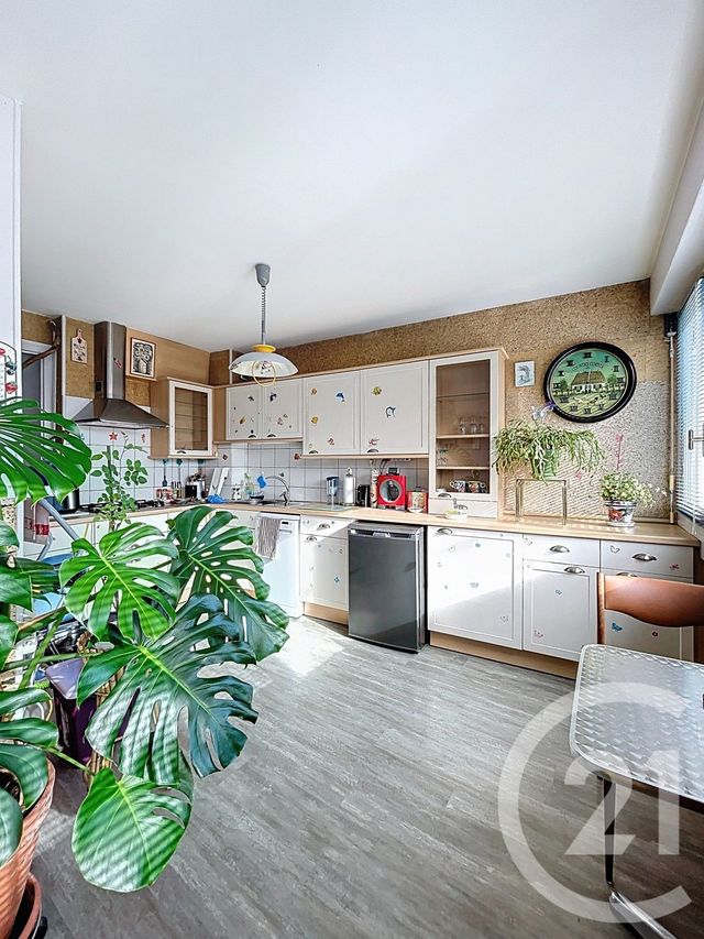 Appartement F3 à vendre - 4 pièces - 64.37 m2 - CLERMONT FERRAND - 63 - AUVERGNE - Century 21 Stéphane Roume Immobilier