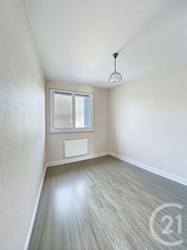 Appartement F3 à vendre - 4 pièces - 64.37 m2 - CLERMONT FERRAND - 63 - AUVERGNE - Century 21 Stéphane Roume Immobilier