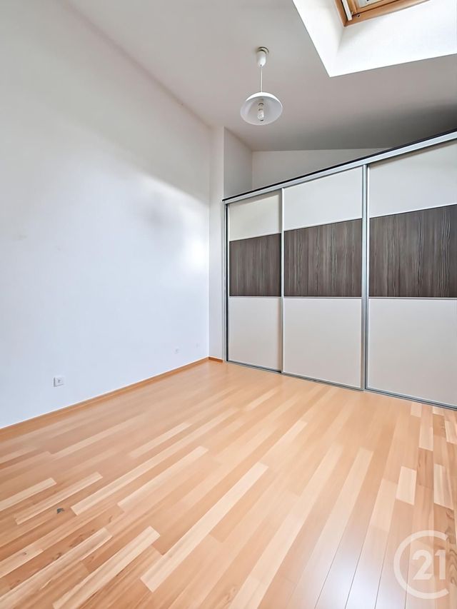 Appartement T3 à vendre - 3 pièces - 53.62 m2 - CLERMONT FERRAND - 63 - AUVERGNE - Century 21 Stéphane Roume Immobilier