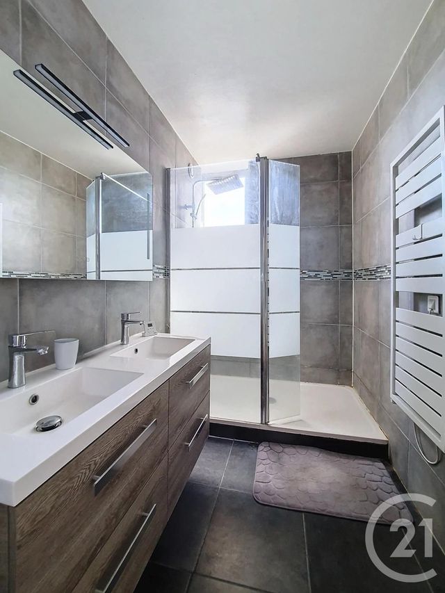 Appartement F3 à vendre - 3 pièces - 72.92 m2 - CLERMONT FERRAND - 63 - AUVERGNE - Century 21 Stéphane Roume Immobilier