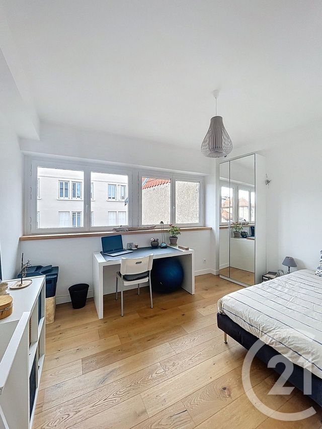 Appartement F4 à vendre - 4 pièces - 84.23 m2 - CLERMONT FERRAND - 63 - AUVERGNE - Century 21 Stéphane Roume Immobilier