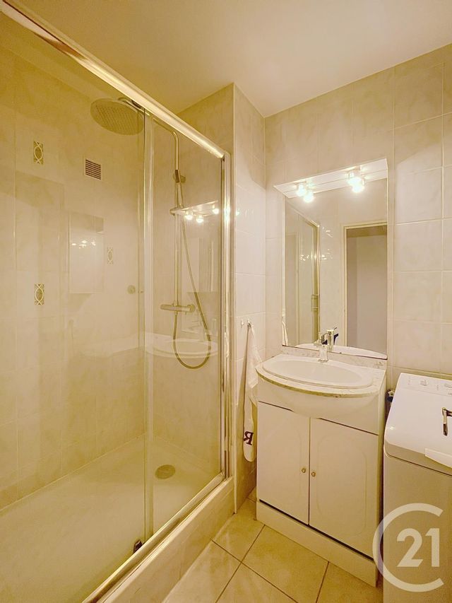 Appartement F3 à louer - 3 pièces - 81.62 m2 - CLERMONT FERRAND - 63 - AUVERGNE - Century 21 Stéphane Roume Immobilier