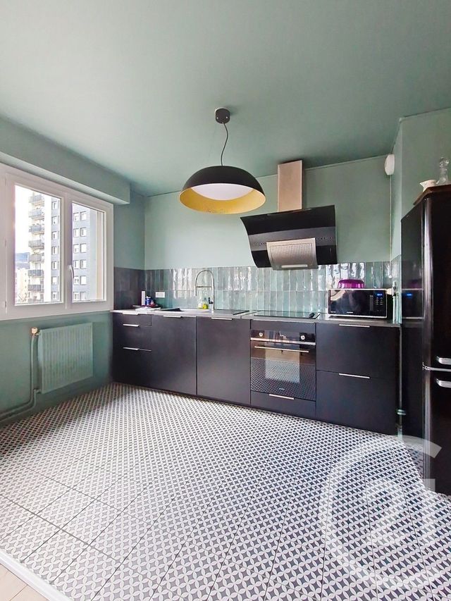 Appartement T5 à vendre - 5 pièces - 93.43 m2 - CLERMONT FERRAND - 63 - AUVERGNE - Century 21 Stéphane Roume Immobilier