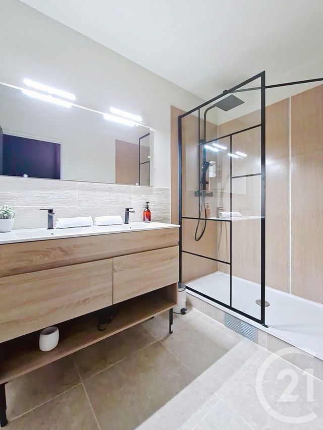 Appartement T5 à vendre - 5 pièces - 93.43 m2 - CLERMONT FERRAND - 63 - AUVERGNE - Century 21 Stéphane Roume Immobilier