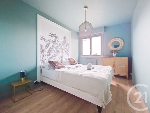 Appartement T5 à vendre - 5 pièces - 93.43 m2 - CLERMONT FERRAND - 63 - AUVERGNE - Century 21 Stéphane Roume Immobilier