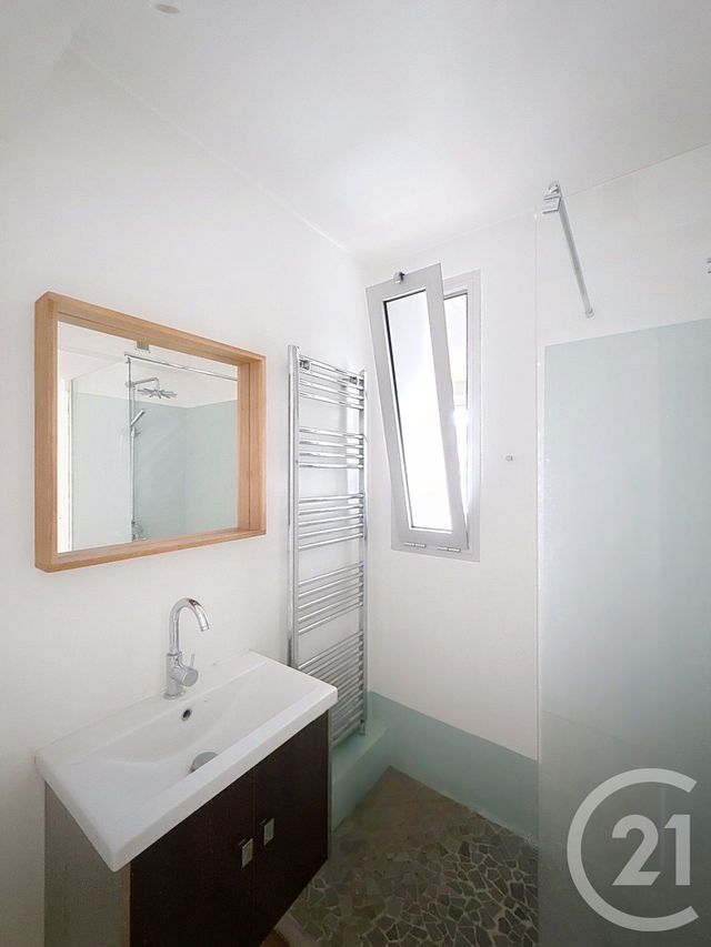 Appartement F4 à vendre - 3 pièces - 68.67 m2 - CLERMONT FERRAND - 63 - AUVERGNE - Century 21 Stéphane Roume Immobilier