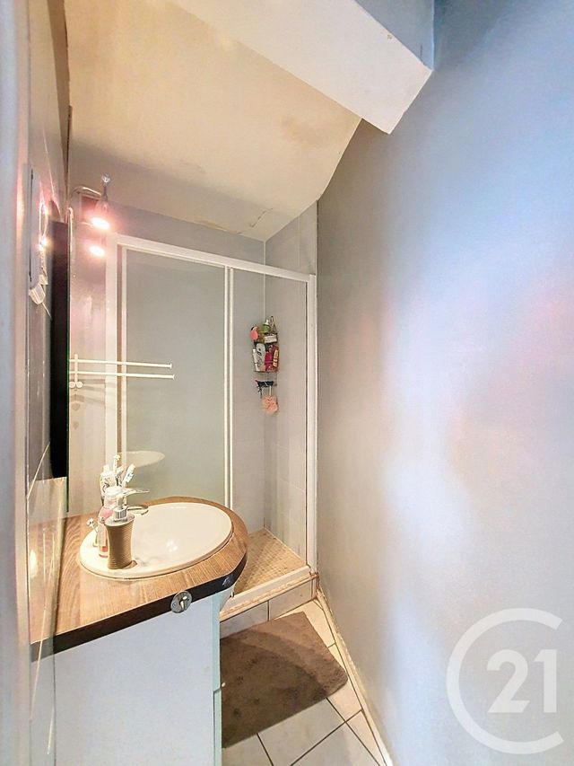 Appartement F2 à vendre - 2 pièces - 43.28 m2 - CLERMONT FERRAND - 63 - AUVERGNE - Century 21 Stéphane Roume Immobilier