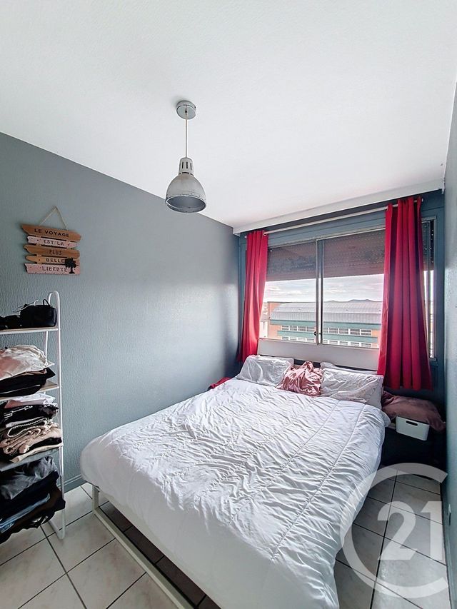 Appartement F2 à vendre - 2 pièces - 43.28 m2 - CLERMONT FERRAND - 63 - AUVERGNE - Century 21 Stéphane Roume Immobilier