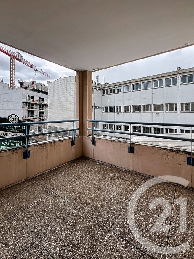 Appartement F2 à louer - 2 pièces - 38.22 m2 - CLERMONT FERRAND - 63 - AUVERGNE - Century 21 Stéphane Roume Immobilier