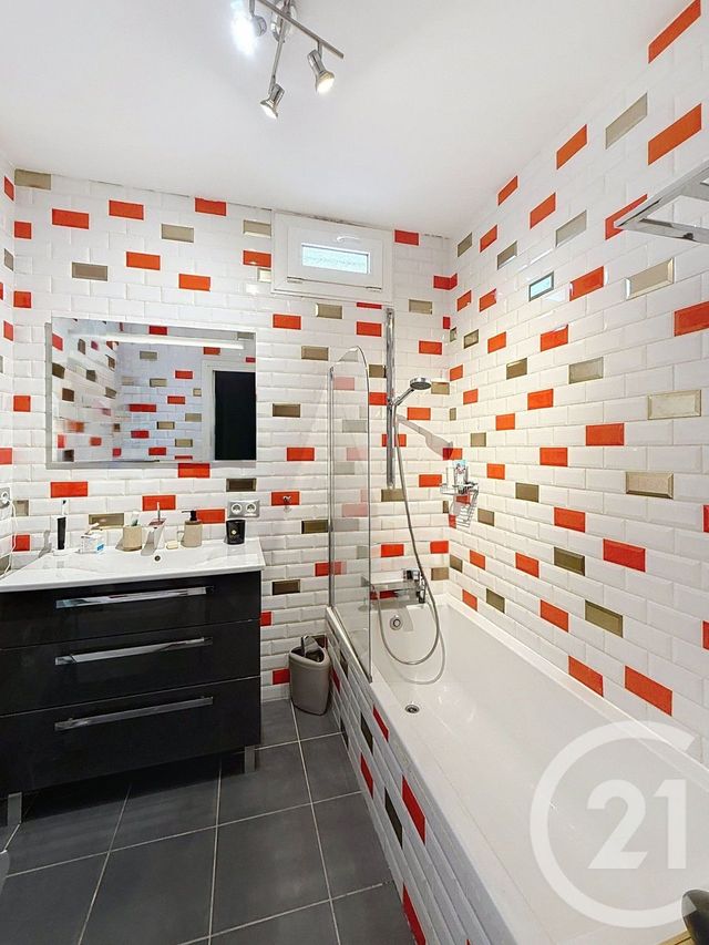 Appartement F4 à vendre - 4 pièces - 91.74 m2 - CLERMONT FERRAND - 63 - AUVERGNE - Century 21 Stéphane Roume Immobilier