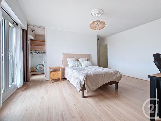 Appartement T2 à vendre - 2 pièces - 50.32 m2 - CLERMONT FERRAND - 63 - AUVERGNE - Century 21 Stéphane Roume Immobilier