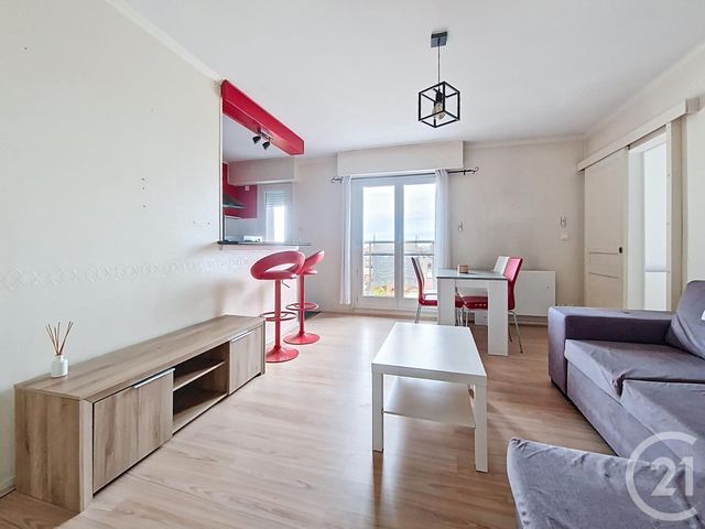 Appartement T2 à vendre - 2 pièces - 50.32 m2 - CLERMONT FERRAND - 63 - AUVERGNE - Century 21 Stéphane Roume Immobilier