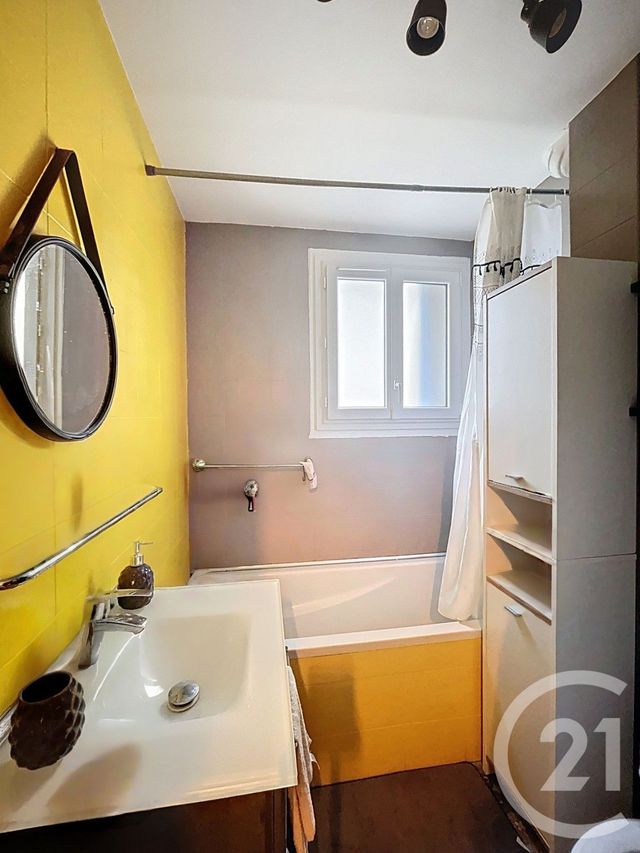 Appartement F4 à vendre - 4 pièces - 56.52 m2 - CLERMONT FERRAND - 63 - AUVERGNE - Century 21 Stéphane Roume Immobilier