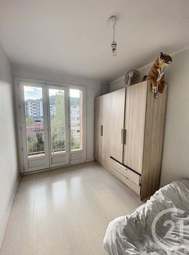 Appartement T2 à louer - 2 pièces - 43.18 m2 - CLERMONT FERRAND - 63 - AUVERGNE - Century 21 Stéphane Roume Immobilier