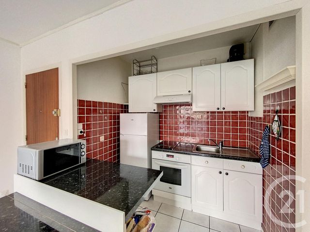 Appartement F2 à louer - 2 pièces - 35.03 m2 - CLERMONT FERRAND - 63 - AUVERGNE - Century 21 Stéphane Roume Immobilier