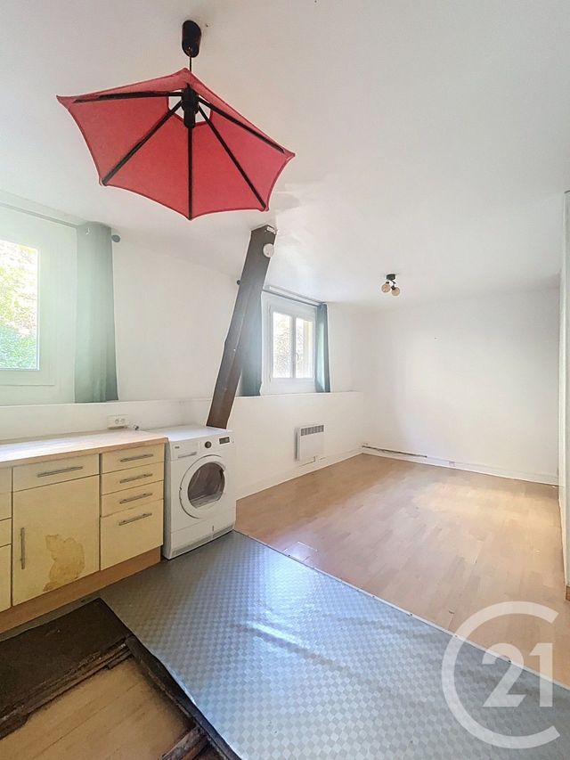 Appartement F1 bis à vendre - 2 pièces - 35.98 m2 - ROYAT - 63 - AUVERGNE - Century 21 Stéphane Roume Immobilier