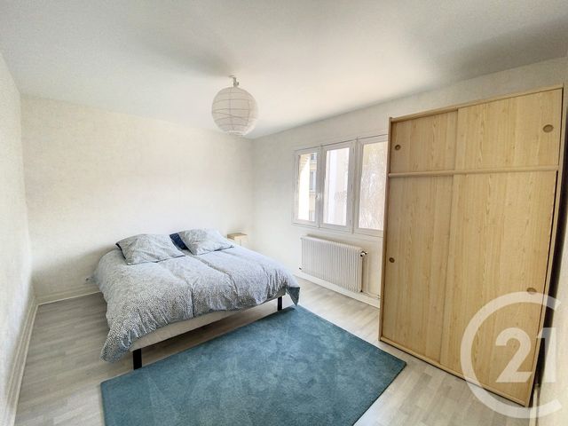 Appartement F3 à louer - 3 pièces - 52.52 m2 - CHAMALIERES - 63 - AUVERGNE - Century 21 Stéphane Roume Immobilier