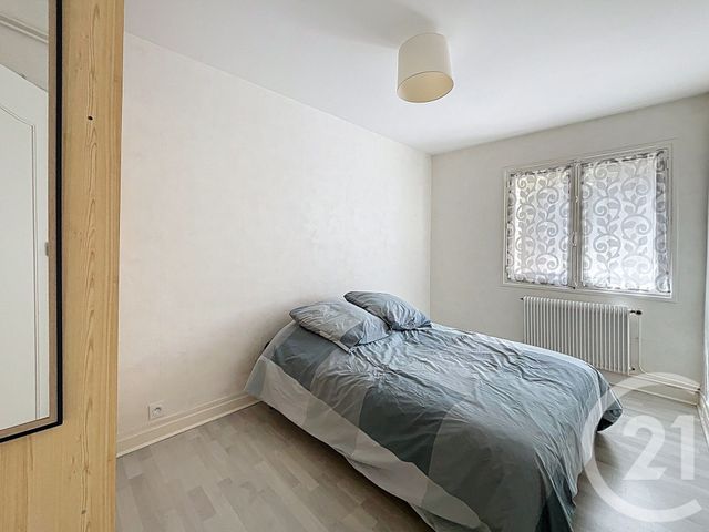 Appartement F3 à louer - 3 pièces - 52.52 m2 - CHAMALIERES - 63 - AUVERGNE - Century 21 Stéphane Roume Immobilier