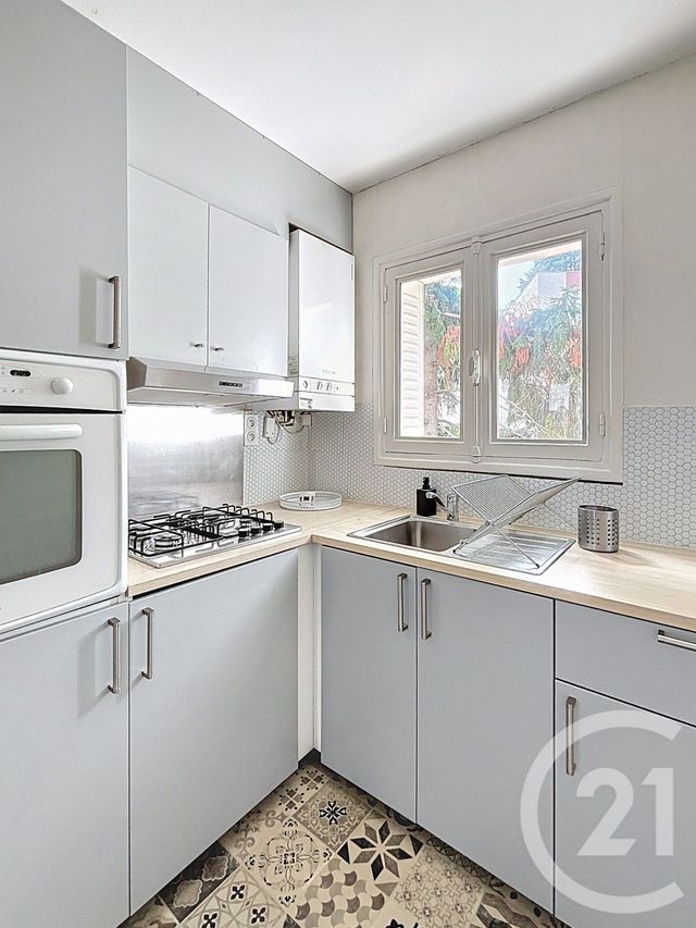 Appartement F3 à louer - 3 pièces - 52.52 m2 - CHAMALIERES - 63 - AUVERGNE - Century 21 Stéphane Roume Immobilier