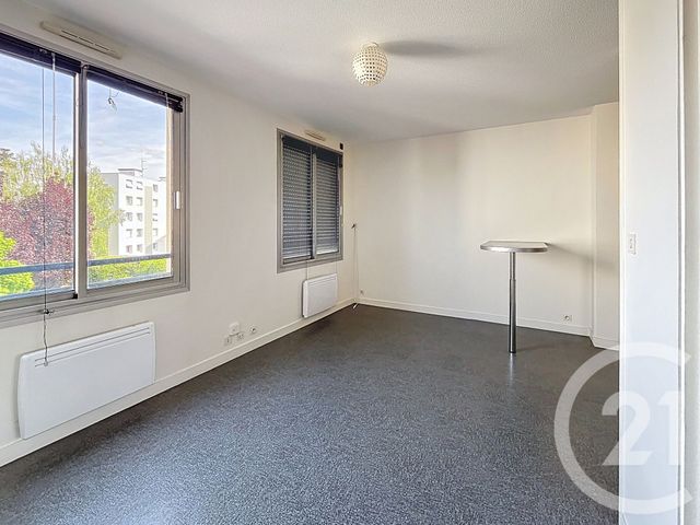 Appartement Studio à louer - 1 pièce - 29.1 m2 - CLERMONT FERRAND - 63 - AUVERGNE - Century 21 Stéphane Roume Immobilier