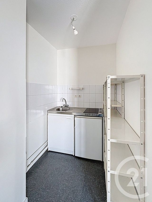 Appartement Studio à louer - 1 pièce - 29.1 m2 - CLERMONT FERRAND - 63 - AUVERGNE - Century 21 Stéphane Roume Immobilier