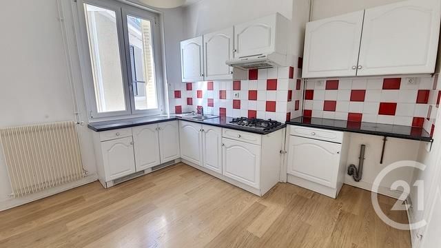 Appartement F2 à louer - 2 pièces - 47.03 m2 - CLERMONT FERRAND - 63 - AUVERGNE - Century 21 Stéphane Roume Immobilier