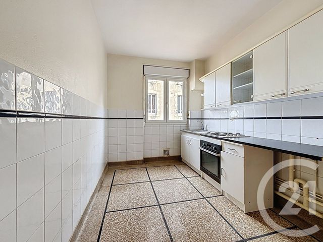 Appartement F3 à vendre - 3 pièces - 57.68 m2 - CLERMONT FERRAND - 63 - AUVERGNE - Century 21 Stéphane Roume Immobilier