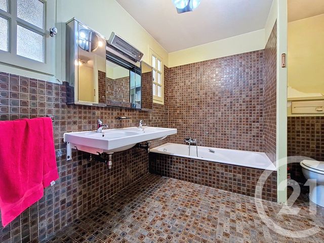 maison à vendre - 8 pièces - 214.0 m2 - CLERMONT FERRAND - 63 - AUVERGNE - Century 21 Stéphane Roume Immobilier